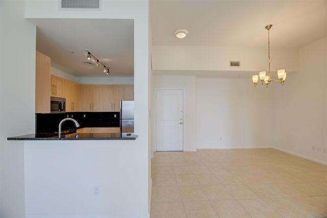 511 SE 5th Avenue 1913, Fort Lauderdale, FL 33301