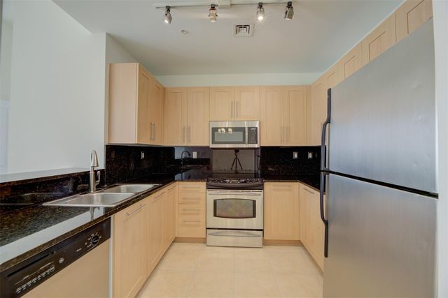 511 SE 5th Avenue 1913, Fort Lauderdale, FL 33301