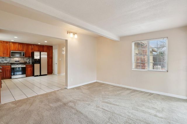 5 Seco Ct, Sacramento, CA 95823