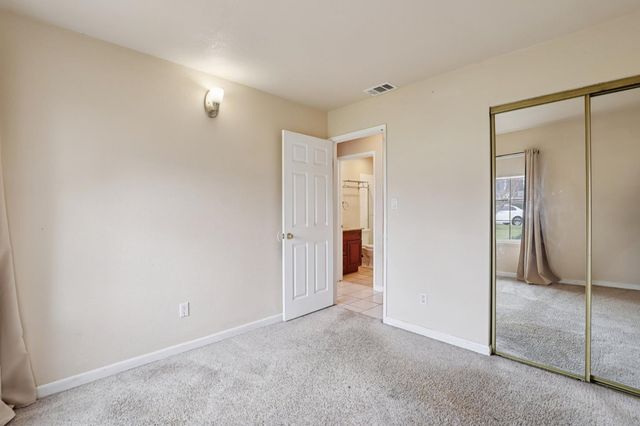 5 Seco Ct, Sacramento, CA 95823