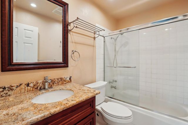 5 Seco Ct, Sacramento, CA 95823