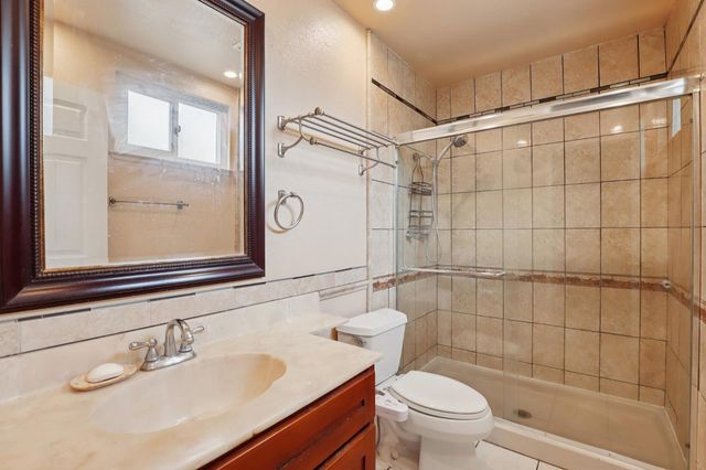 5 Seco Ct, Sacramento, CA 95823