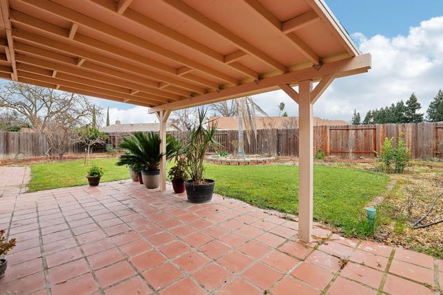 5 Seco Ct, Sacramento, CA 95823