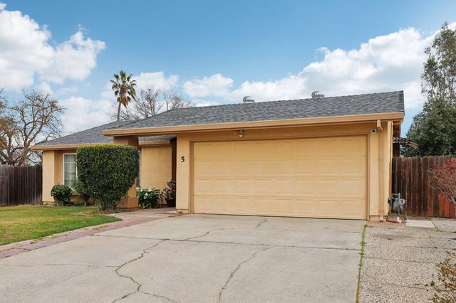 5 Seco Ct, Sacramento, CA 95823