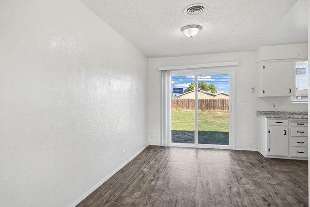 1316 S Spruce Street, Tulare, CA 93274