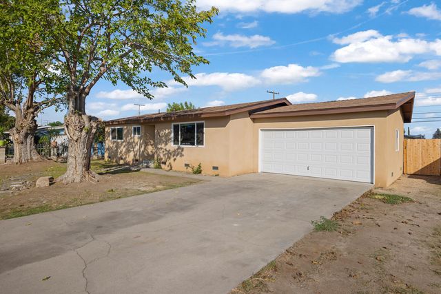 1316 S Spruce Street, Tulare, CA 93274