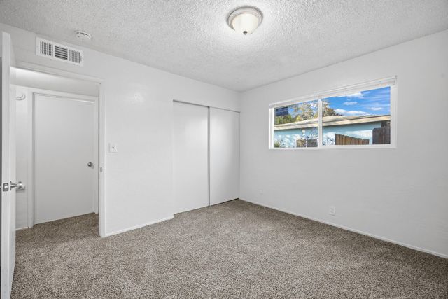 1316 S Spruce Street, Tulare, CA 93274