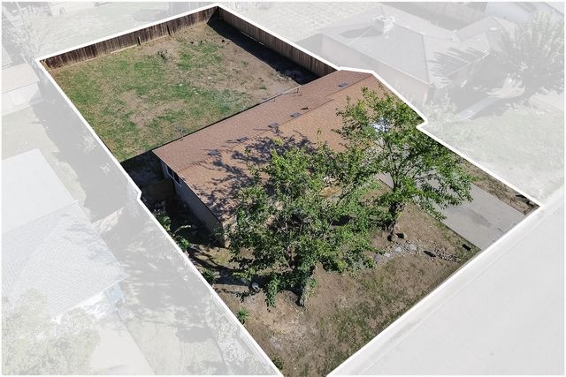 1316 S Spruce Street, Tulare, CA 93274