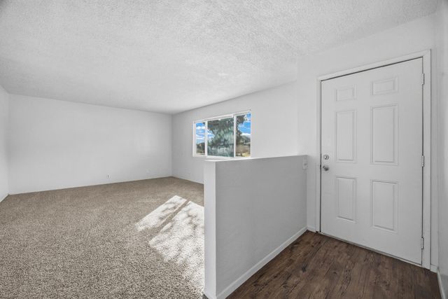 1316 S Spruce Street, Tulare, CA 93274