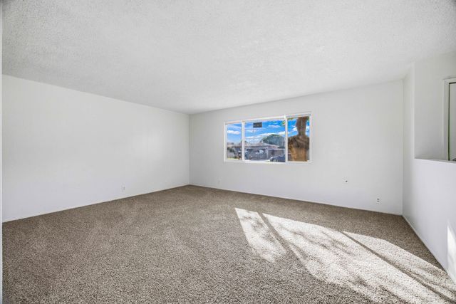 1316 S Spruce Street, Tulare, CA 93274