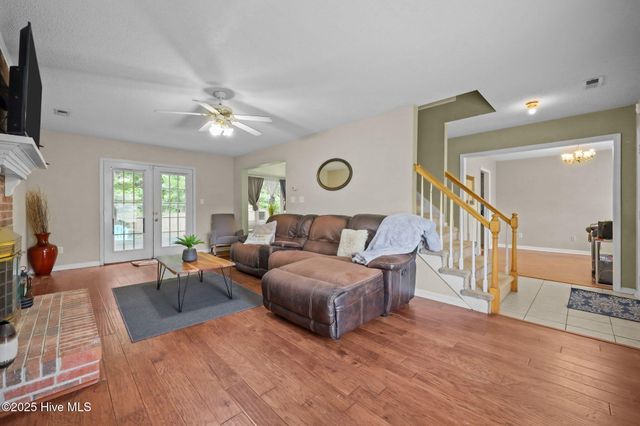 120 Winthrope Way, Jacksonville, NC 28546