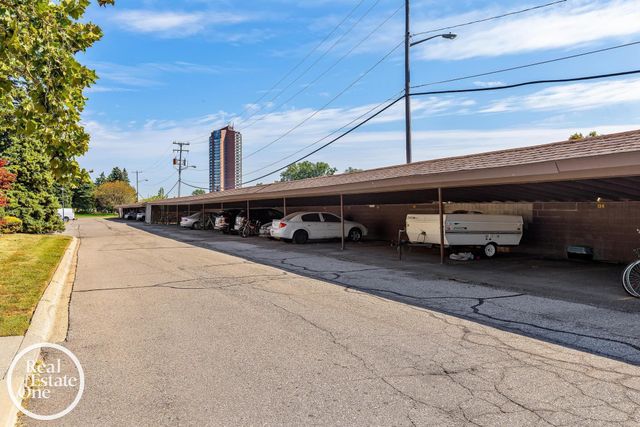 443 Riviera Drive, St Clair Shores, MI 48080