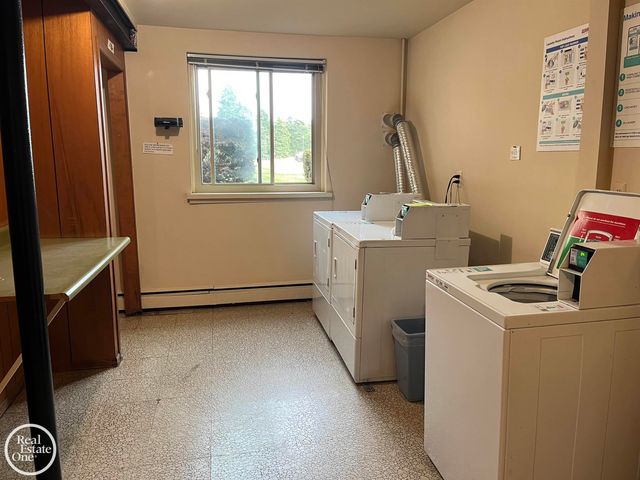 443 Riviera Drive, St Clair Shores, MI 48080