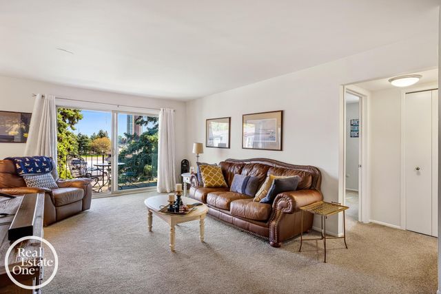 443 Riviera Drive, St Clair Shores, MI 48080