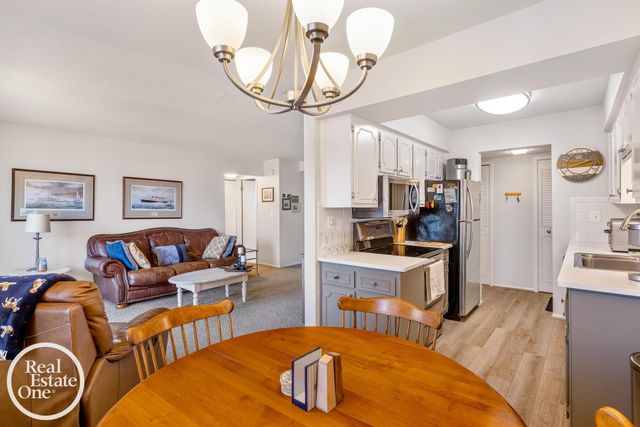 443 Riviera Drive, St Clair Shores, MI 48080