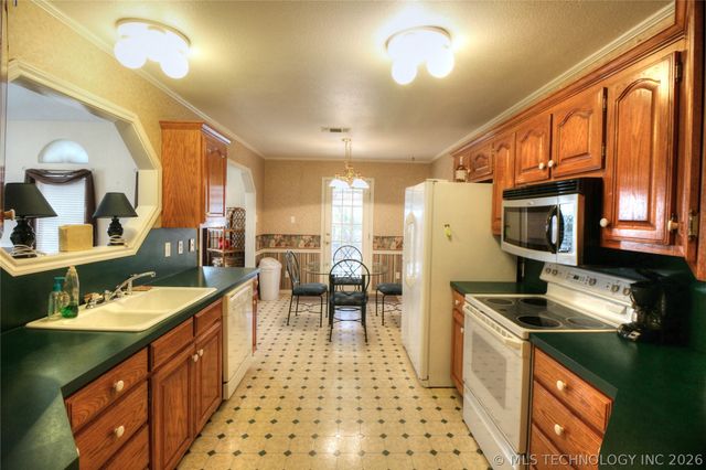 6786 Red Oak, Kingston, OK 73439