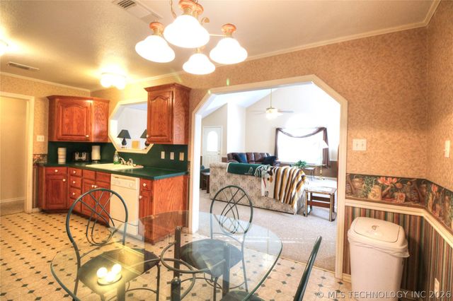 6786 Red Oak, Kingston, OK 73439