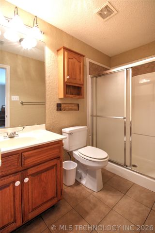 6786 Red Oak, Kingston, OK 73439