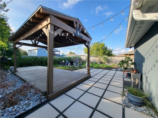 3826 Holland Dr, Corpus Christi, TX 78418