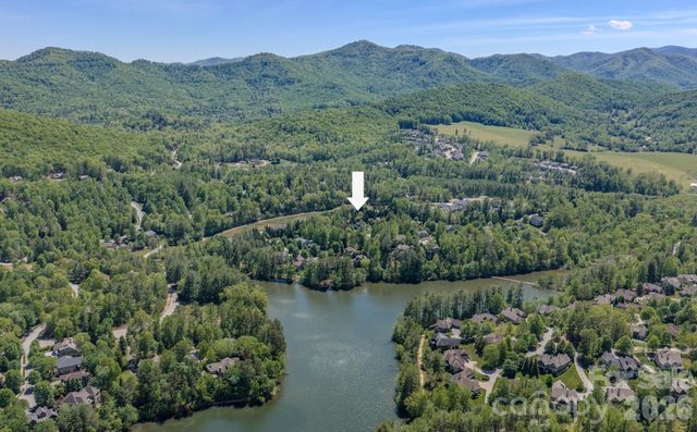 7 Magic Sam Court, Biltmore Lake, NC 28715