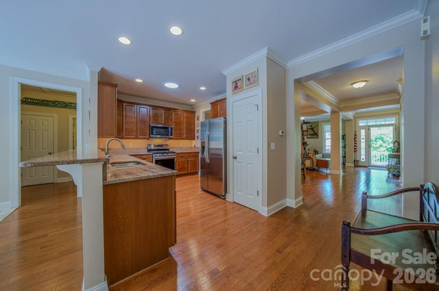 7 Magic Sam Court, Biltmore Lake, NC 28715