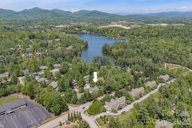 7 Magic Sam Court, Biltmore Lake, NC 28715