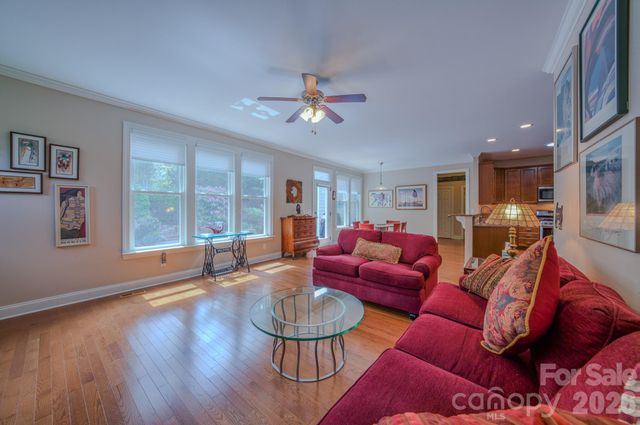 7 Magic Sam Court, Biltmore Lake, NC 28715