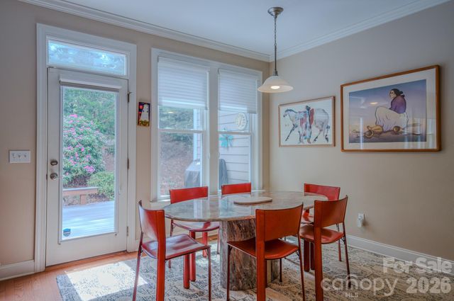 7 Magic Sam Court, Biltmore Lake, NC 28715