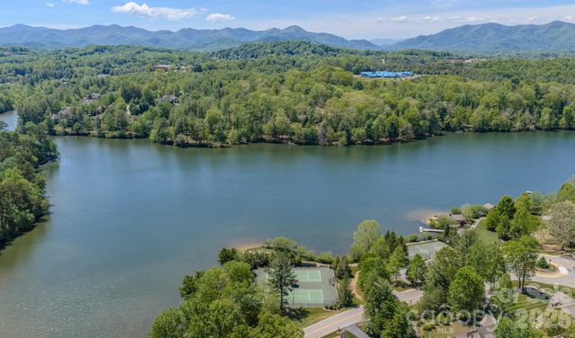 7 Magic Sam Court, Biltmore Lake, NC 28715