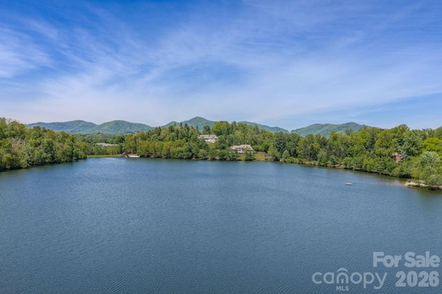 7 Magic Sam Court, Biltmore Lake, NC 28715