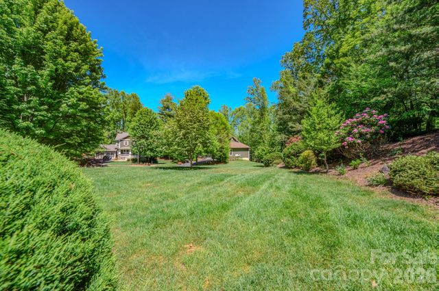 7 Magic Sam Court, Biltmore Lake, NC 28715