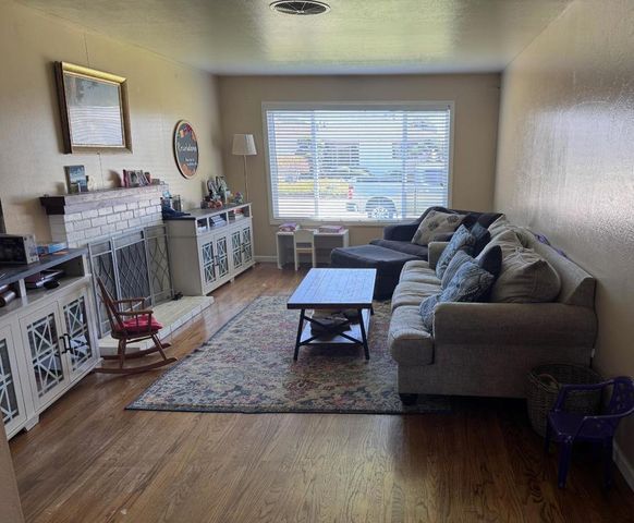 710 Campus Avenue, Salinas, CA 93901