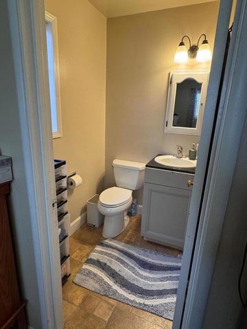 710 Campus Avenue, Salinas, CA 93901