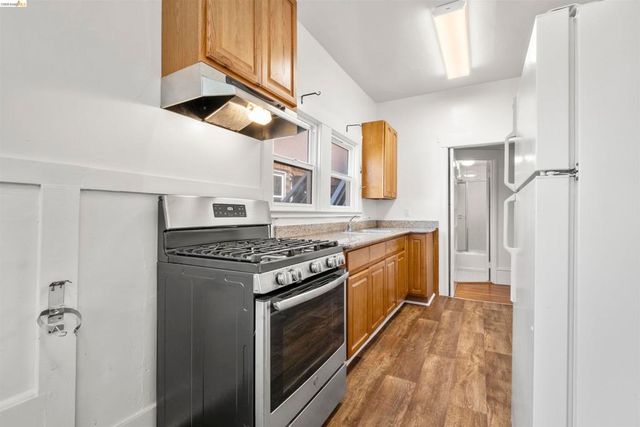 4277 Howe St, Oakland, CA 94611