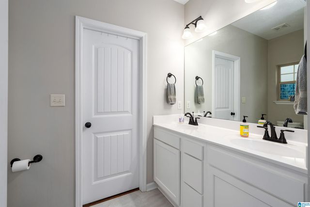 211 WALNUT STREET, Leeds, AL 35094