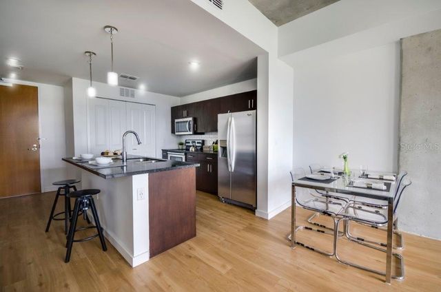 100-2 LAKE AVENUE, Orlando, FL 32801