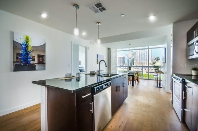 100-2 LAKE AVENUE, Orlando, FL 32801