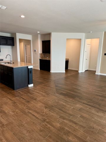 136 Wagon Mound, Waxahachie, TX 75167