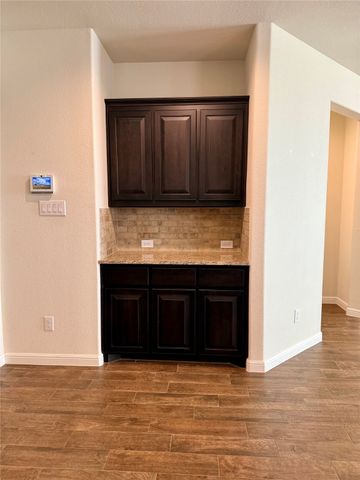 136 Wagon Mound, Waxahachie, TX 75167