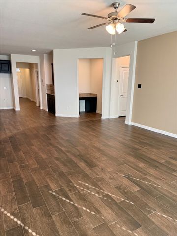 136 Wagon Mound, Waxahachie, TX 75167