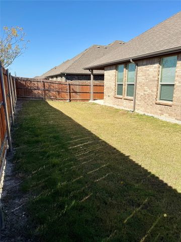 136 Wagon Mound, Waxahachie, TX 75167