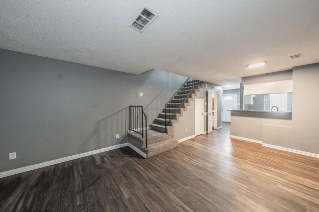 2215 Aspen Drive, Dallas, TX 75227