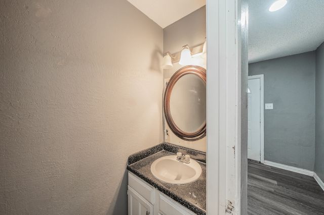 2215 Aspen Drive, Dallas, TX 75227