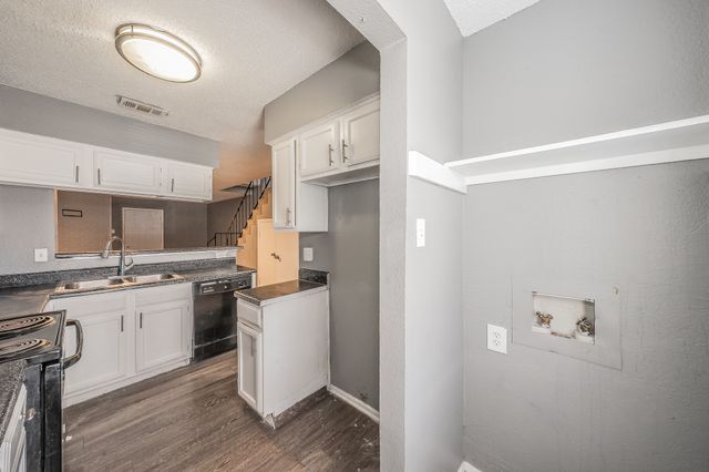 2215 Aspen Drive, Dallas, TX 75227