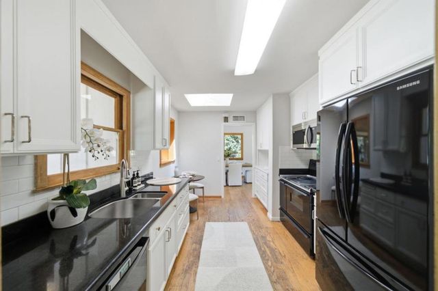 24285 Summerhill Avenue, Los Altos, CA 94024