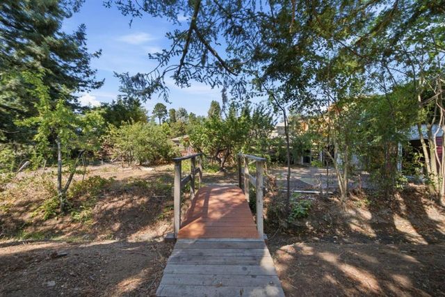 24285 Summerhill Avenue, Los Altos, CA 94024