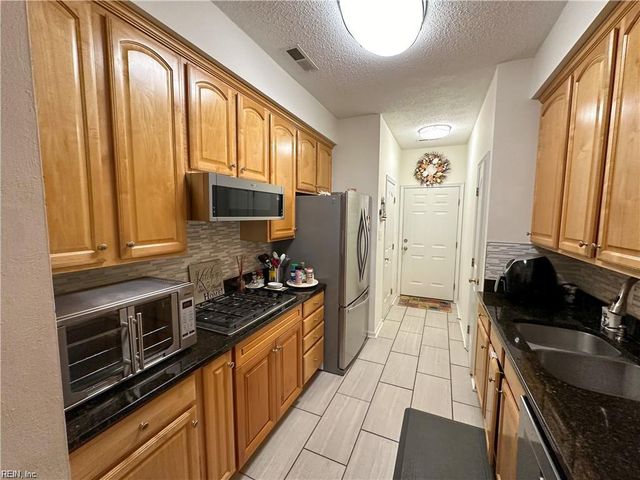3188 Shore DR, Virginia Beach, VA 23451
