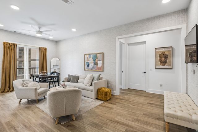 815 Main St Apt 202, Nashville, TN 37206
