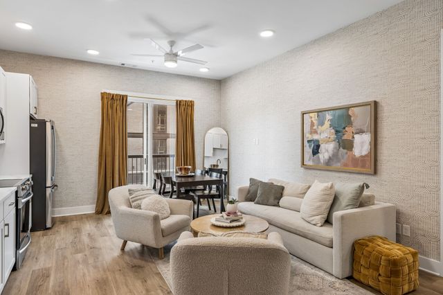 815 Main St Apt 202, Nashville, TN 37206