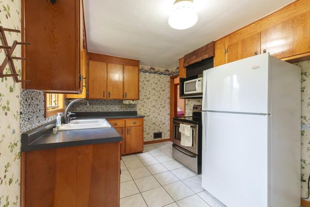 1502 River DRIVE, Watertown, WI 53094